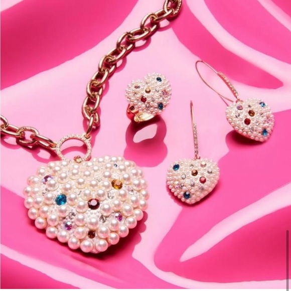 🩷 Betsey Jonson Pearl heart statement necklace - Picture 4 of 11